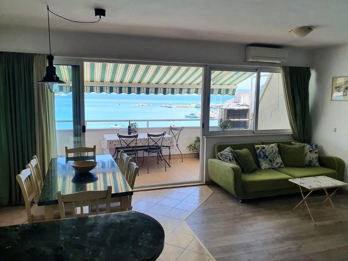 Apartment With A Magical View Split