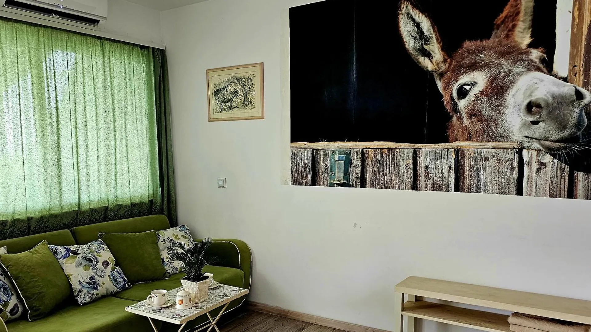 Apartment With A Magical View Split